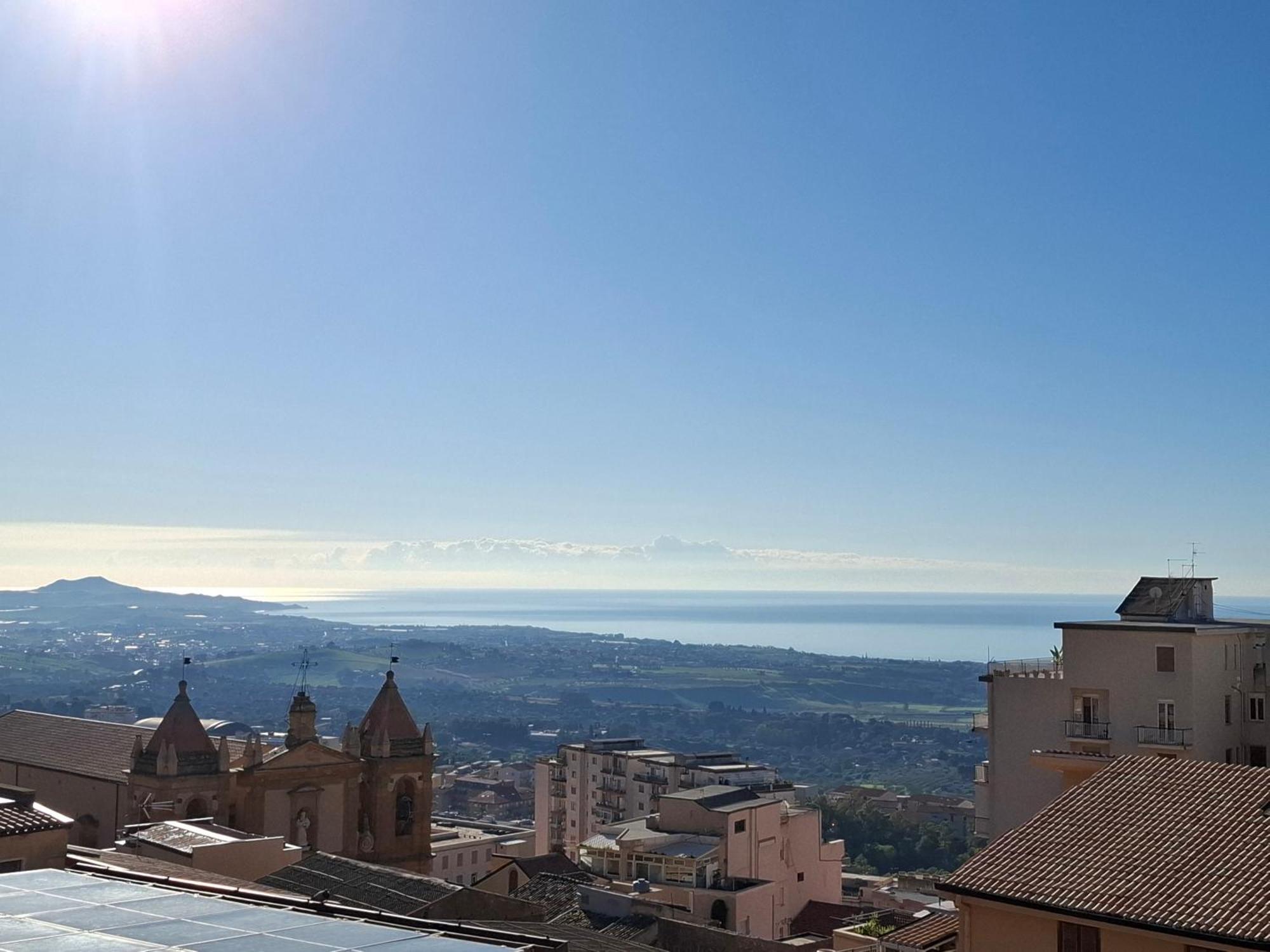 B&B Batara - "La Terrazza Del Centro" Agrigento Exterior photo