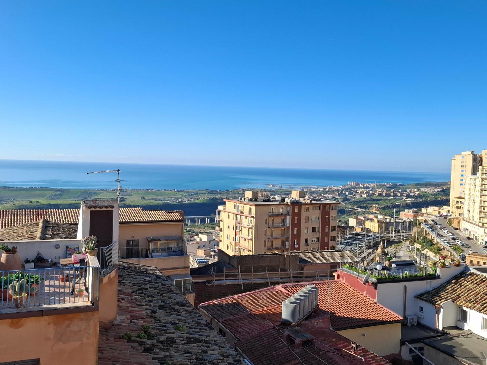 B&B Batara - "La Terrazza Del Centro" Agrigento Exterior photo